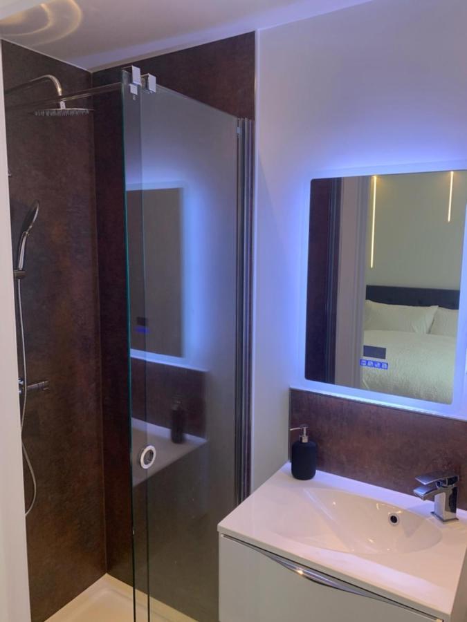 28 Harbour Lettings Luxury Apartments For Over 25S プリマス エクステリア 写真